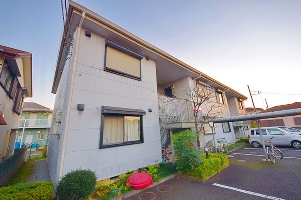 メゾンエクレールの物件外観写真